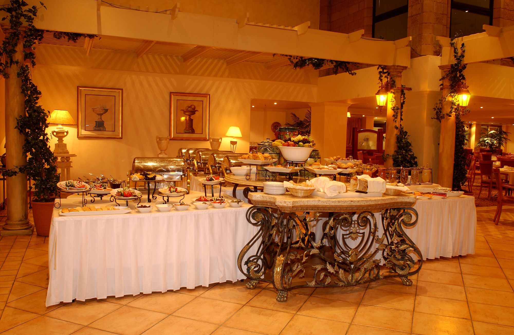Metcourt At Emperors Palace Kempton Park Extérieur photo